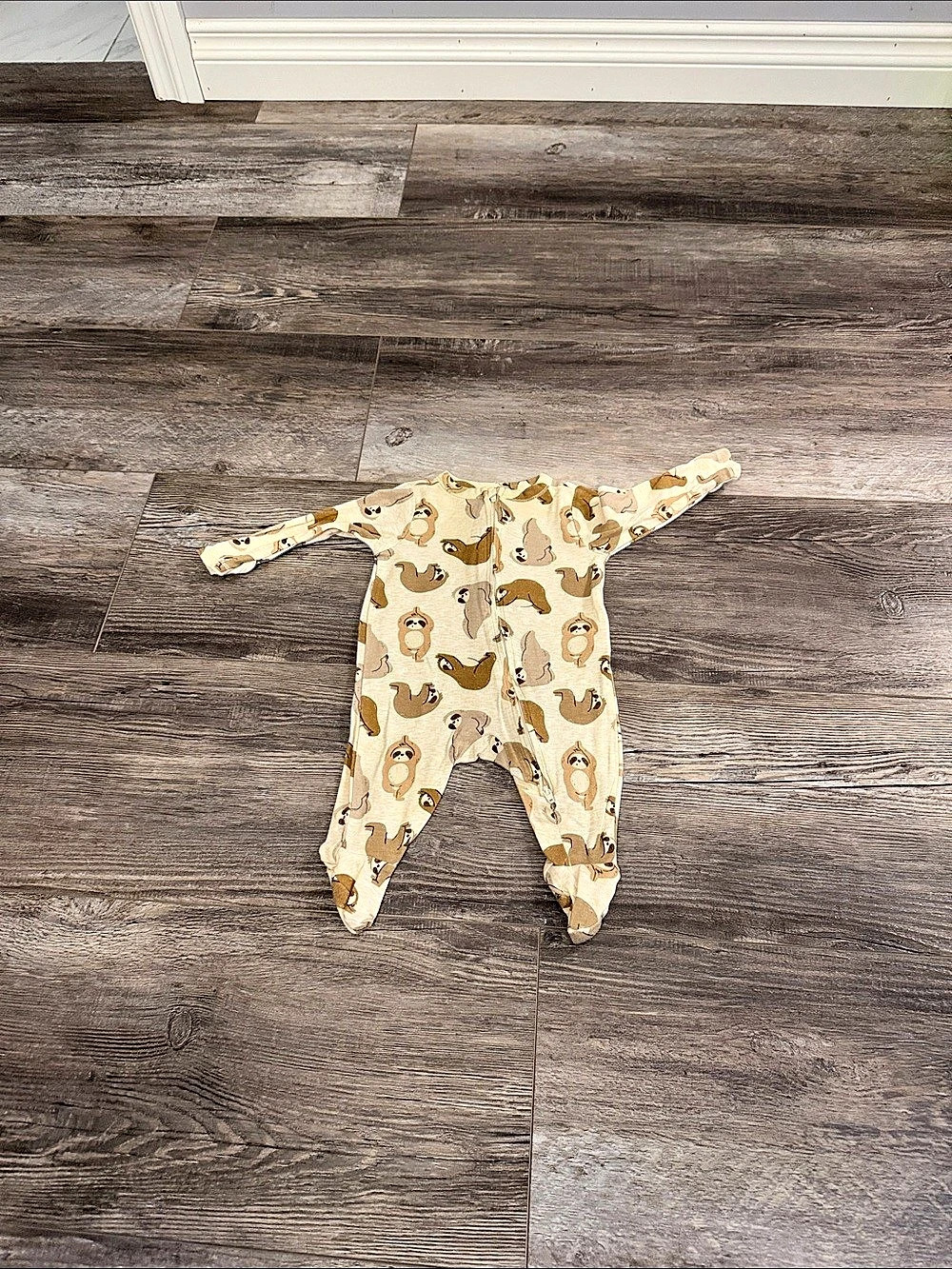 Old Navy Baby 0-3M Animal Footie in Cream & Brown